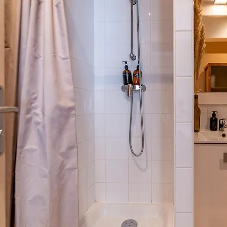 Apartment La Camarguaise En Centre - Nuit A *
